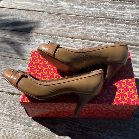 VGC Tory Burch Daria Mid Heel pump style 11128614 size 7 color sand – 255 - Picture 2 of 6